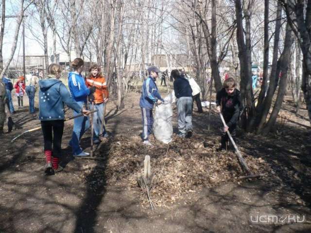 В эту субботу в уборке города поучаствуют около 40 тысяч орловчан В эту субботу в уборке города поучаствуют около 40 тысяч орловчан