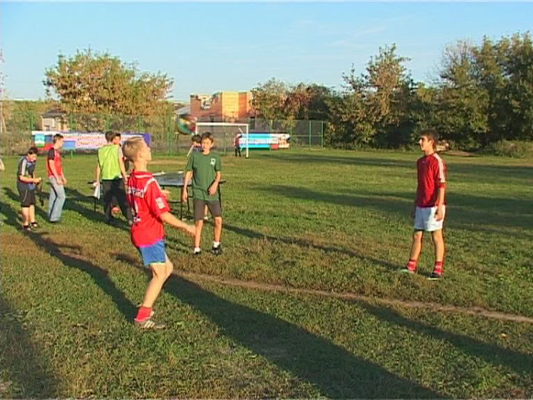 Жители отстояли спортивную площадку Жители отстояли спортивную площадку