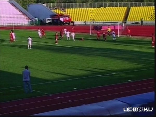 ФК "Орел" получил две пробоины в Выксе ФК "Орел" получил две пробоины в Выксе