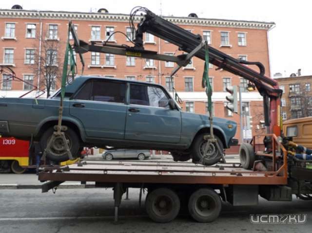 Депутаты облсовета разрешили водителям спасать свои авто от эвакуации Депутаты облсовета разрешили водителям спасать свои авто от эвакуации