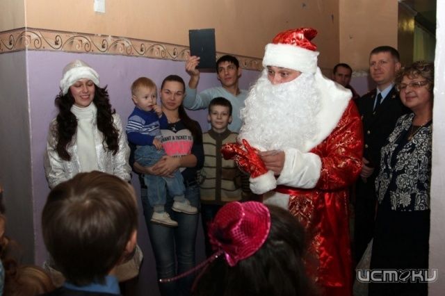 На Орловщине проходит новогодняя благотворительная акция «Полицейский Дед Мороз» На Орловщине проходит новогодняя благотворительная акция «Полицейский Дед Мороз»