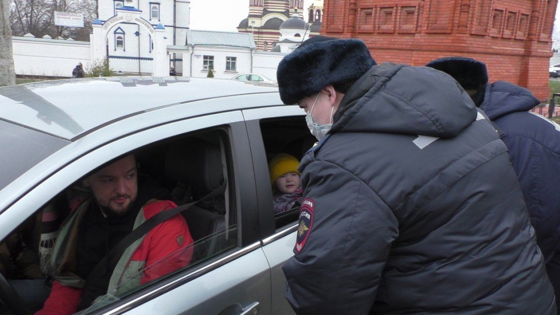В Орловской области водителей, которые перевозили детей в авто с нарушениями, наказали