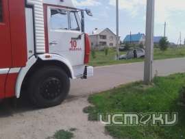 Во Мценске «Ока» врезалась в столб ЛЭП Во Мценске «Ока» врезалась в столб ЛЭП