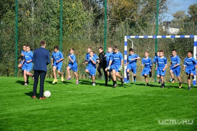 В орловской деревне с подачи фермера открылась новая спортплощадка В орловской деревне с подачи фермера открылась новая спортплощадка