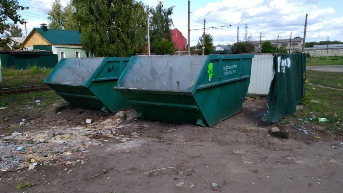 В Орле работники добились от мусорного перевозчика зарплаты за июнь через прокуратуру