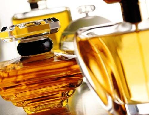 В Орле пенсионерка украла из магазина парфюмерию В Орле пенсионерка украла из магазина парфюмерию