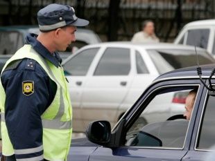 А водители все продолжают ездить за рулем пьяными А водители все продолжают ездить за рулем пьяными