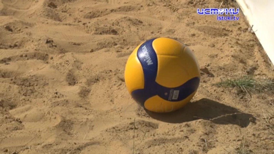 Областной турнир в упрощенном формате: в Орле развернулись жаркие баталии по пляжному волейболу