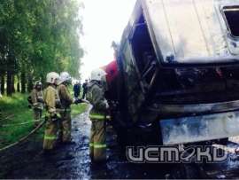 В Орловском районе сгорел автомобиль В Орловском районе сгорел автомобиль