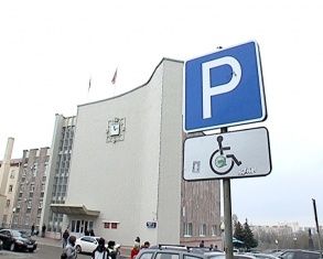Активисты ОНФ проверили доступность парковок для инвалидов 
