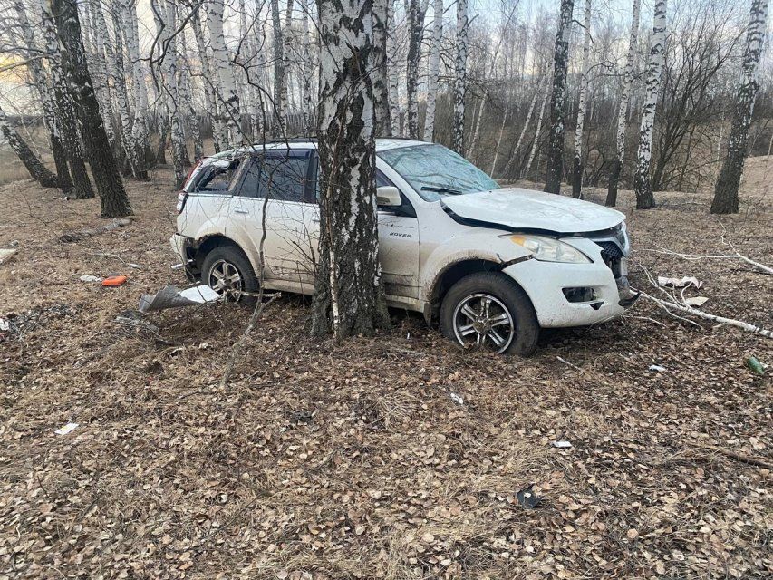 На Орловщине насмерть разбился водитель внедорожника, съехав с дороги в кювет