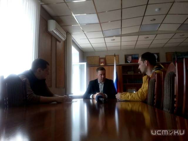 Жители Северного района Орла взяли штурмом мэрию Жители Северного района Орла взяли штурмом мэрию