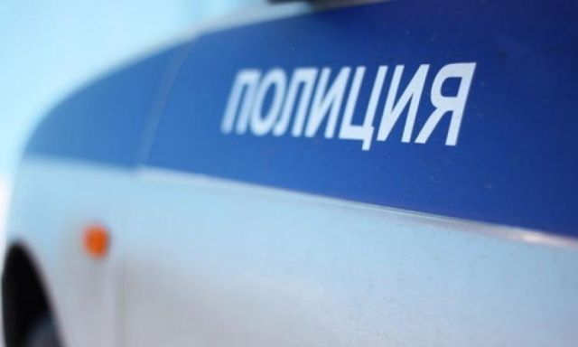 Опель врезался в полицейскую машину Опель врезался в полицейскую машину