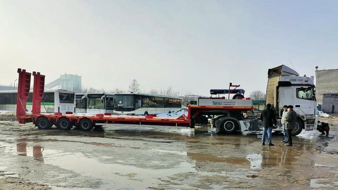 Автопарк МУП «Спецавтобаза» пополнят 12 единиц техники: в Орел уже доставлен полуприцеп