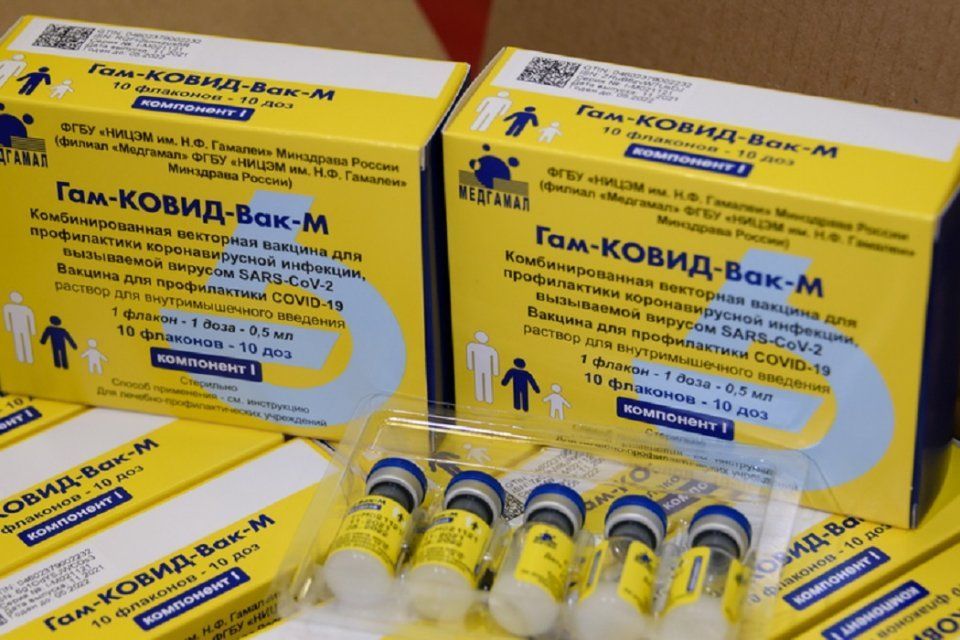 По медучреждениям Орловской области распределили первую партию вакцины для подростков «Спутник М»