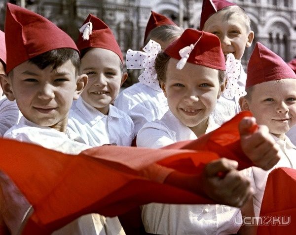 С днем рождения, пионеры! С днем рождения, пионеры!