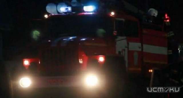 Ночью в Залегощи случился пожар на складе в доме быта Ночью в Залегощи случился пожар на складе в доме быта