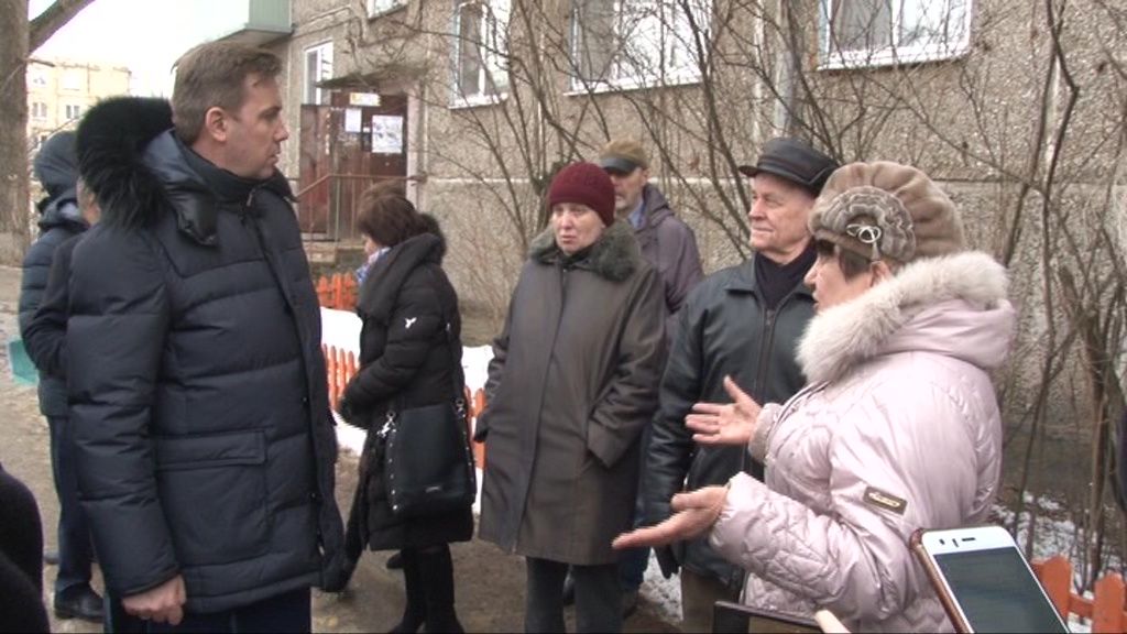 Очередная встреча сити-менеджера с жителями Заводского района Орла вылилась в обещания и сомнения