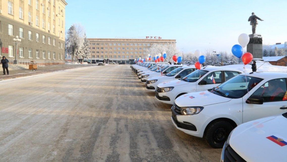 Автопарк медучреждений Орловщины пополнили 15 новеньких автомобилей