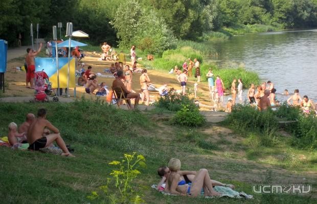 Купаться в водоеме на городском пляже не рекомендуют Купаться в водоеме на городском пляже не рекомендуют