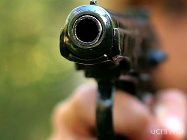 Полиция разыскивает стрелявшего в дальнобойщика Полиция разыскивает стрелявшего в дальнобойщика