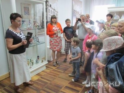 Орловчанам раскрыли секреты тульской глиняной игрушки Орловчанам раскрыли секреты тульской глиняной игрушки