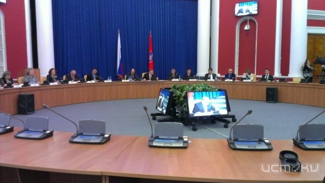 Александр Козлов посоветовал депутатам взять пример с него и отказаться от всех льгот Александр Козлов посоветовал депутатам взять пример с него и отказаться от всех льгот