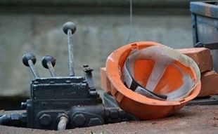 В Орле ООО «СтройАвтострада» заплатит 300 тысяч рублей за травму рабочего
