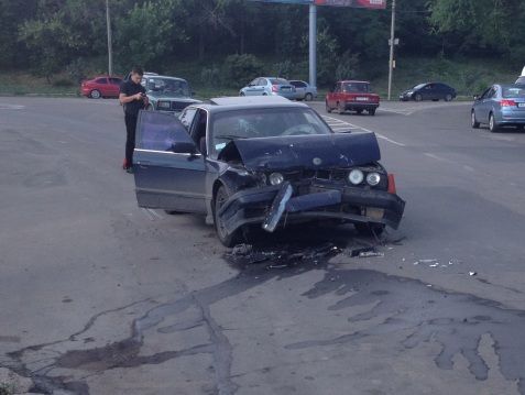 В Заводском районе Орла произошло серьезное ДТП В Заводском районе Орла произошло серьезное ДТП