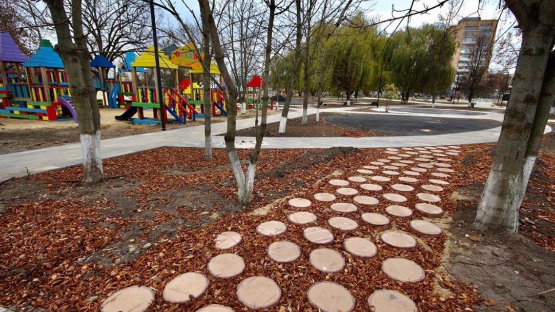 В Сети появились фотографии обновленного детского парка Орла