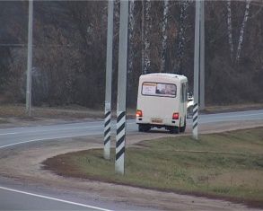 Жители поселка Мезенка уже 2 года ждут обещанную остановку 