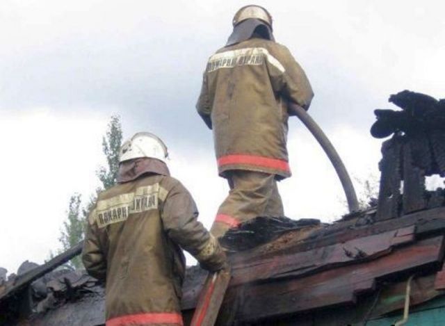 За сутки пожарные выезжали 12 раз на возгорания За сутки пожарные выезжали 12 раз на возгорания