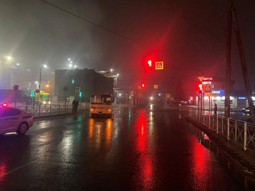 В Орле автобус на пешеходном переходе сбил женщину