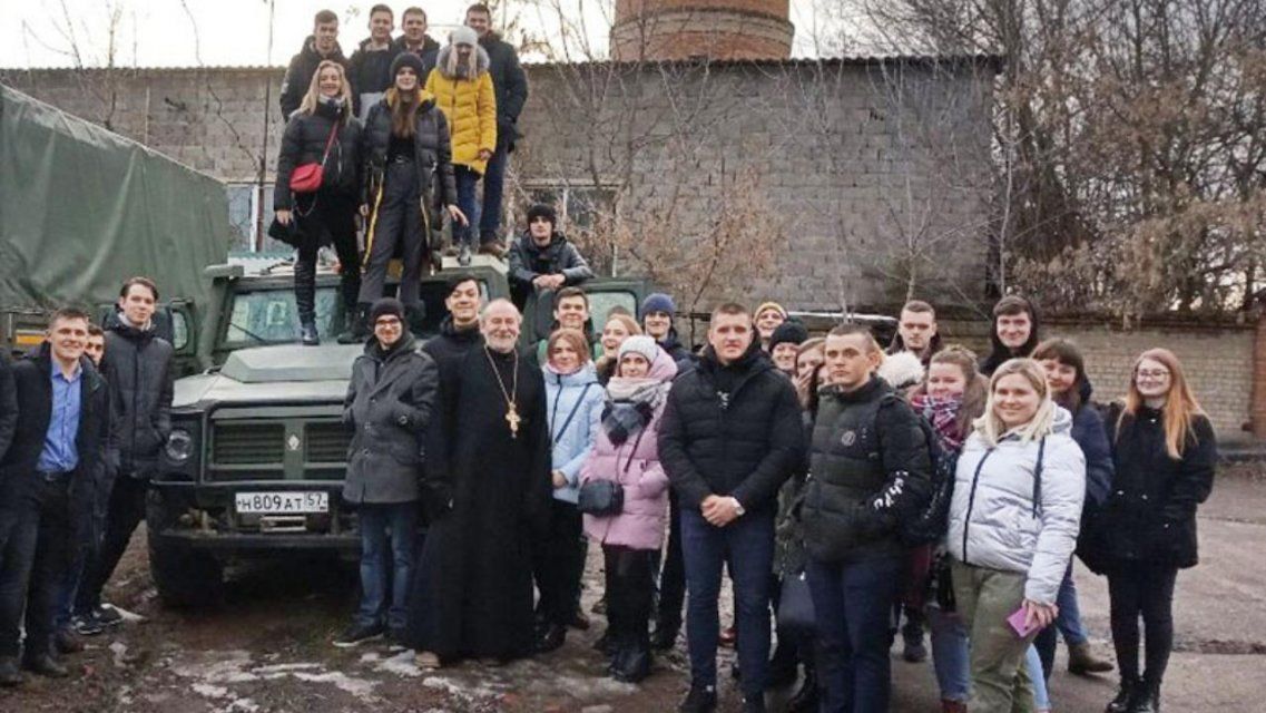 Орловским школьникам показали, как держать зэков под контролем 