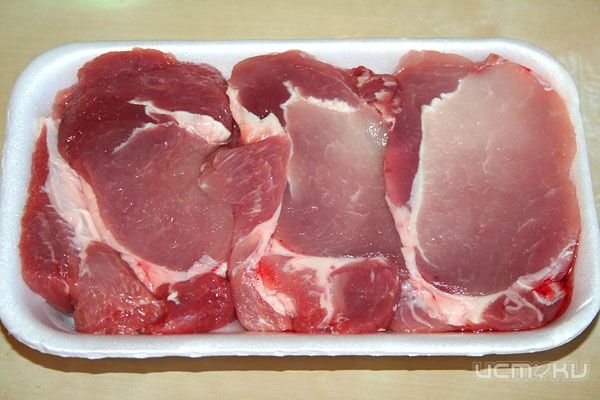 Орловских работников кормили сомнительным мясом Орловских работников кормили сомнительным мясом