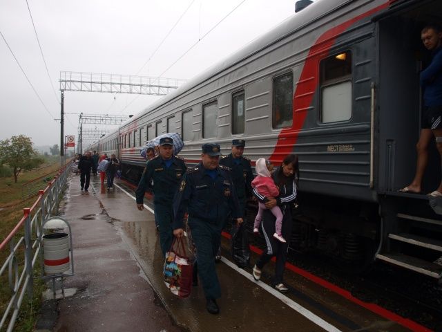 В Орел приехали 85 жителей из Луганской и Донецкой областей Украины В Орел приехали 85 жителей из Луганской и Донецкой областей Украины