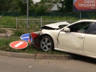 Серьезная авария на Болховском шоссе. Пока полиция разбиралась с этим ДТП, рядом сбили пешехода Серьезная авария на Болховском шоссе. Пока полиция разбиралась с этим ДТП, рядом сбили пешехода