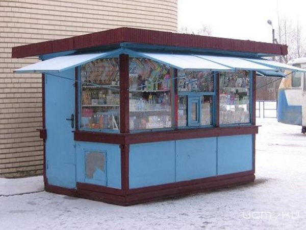 В орловском киоске продавали сигареты возле лицея В орловском киоске продавали сигареты возле лицея