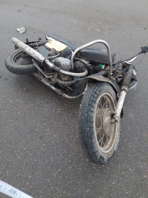 В Орловской области мотоциклист отправился на больничную койку после столкновения с автомобилем