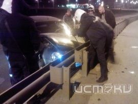 В Советском районе не разъехались три автомобиля В Советском районе не разъехались три автомобиля