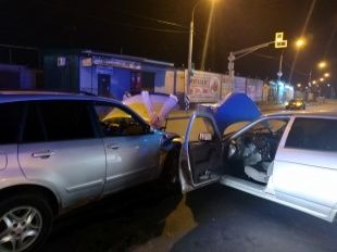 В Орле произошла авария с двумя легковушками 