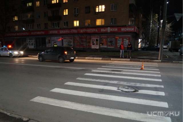 В Орле из-за темноты на переходе сбили девушку В Орле из-за темноты на переходе сбили девушку