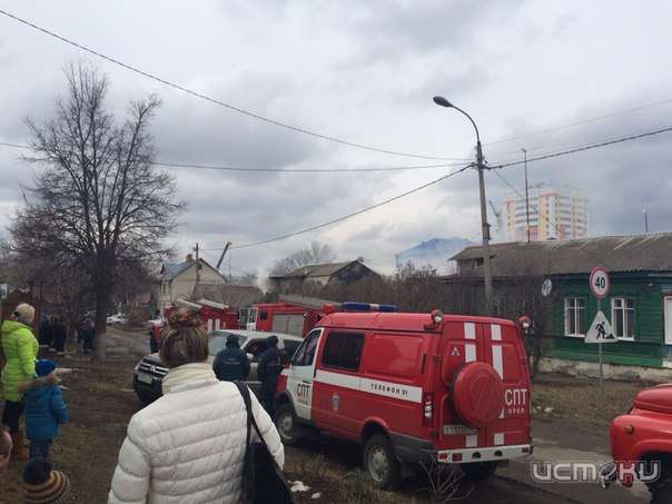 Спасатели ликвидировали возгорание дома на ул. Русанова Спасатели ликвидировали возгорание дома на ул. Русанова