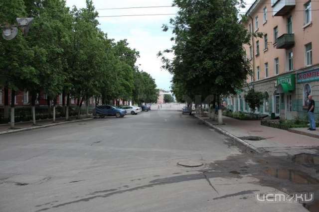 В Орле реконструируют улицу Горького В Орле реконструируют улицу Горького