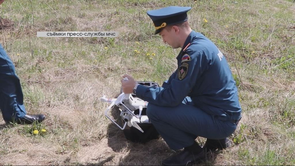 Чиновник, принявший невыполненные работы на мосту Дружбы не отделается одним штрафом, под Орлом скорая не доехала до ветерана войны из за отсутствия дороги, а орловские спасатели находят природные пожары с помощью беспилотника. 