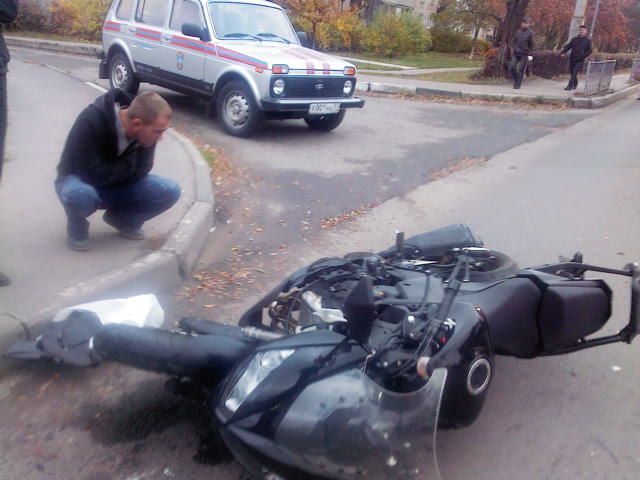 В Орле произошло столкновение автомобиля и мотоцикла В Орле произошло столкновение автомобиля и мотоцикла