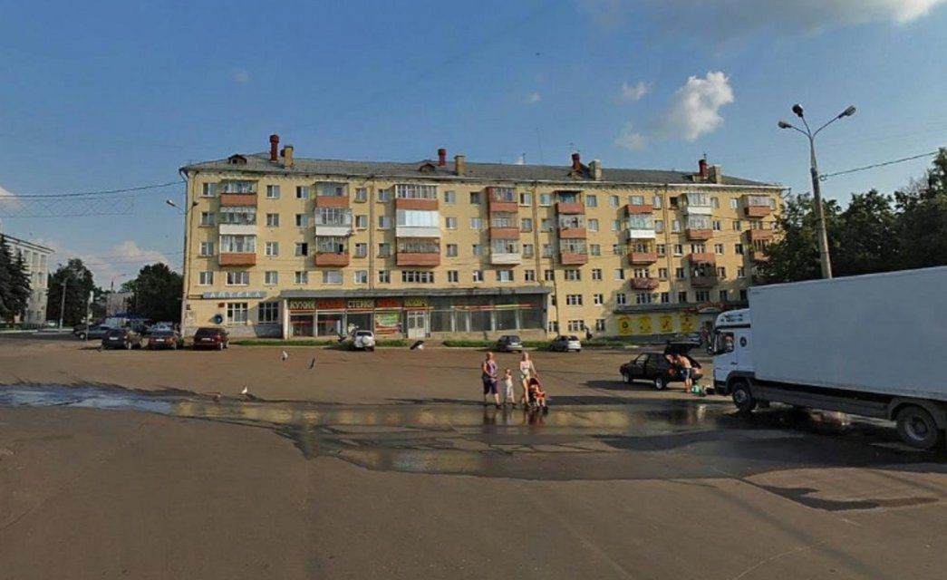 Жильцы пятиэтажки возле орловского вокзала пожаловались на магазин по соседству
