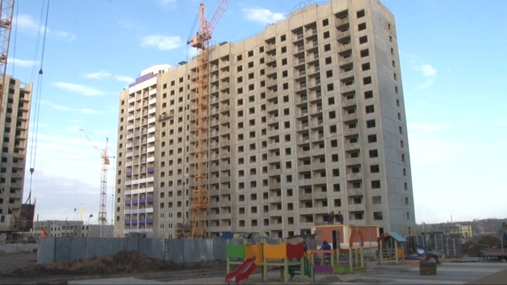 Доступное жилье для орловских молодых семей: квартиры не раздают, но покупать помогают