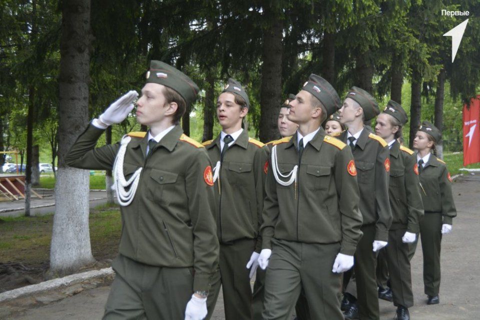 Около 200 юных орловчан приняли участие в региональном этапе Военно-патриотической игры «Зарница 2.0»