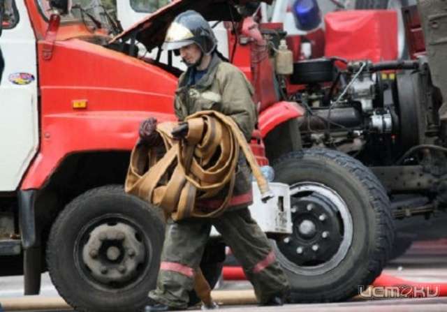 В Орловском районе сгорел автомобиль В Орловском районе сгорел автомобиль